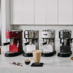 Рожковая помповая кофеварка DeLonghi Dedica EC 685.R